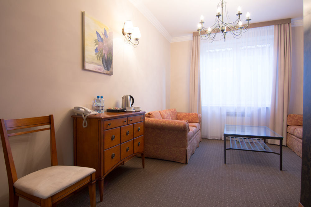 Centrum Konferencyjno-Apartamentowe Mrówka Varsovia Exterior foto